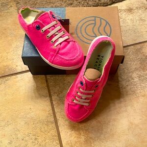 Cute summer beach shoes Brand New Never Worn